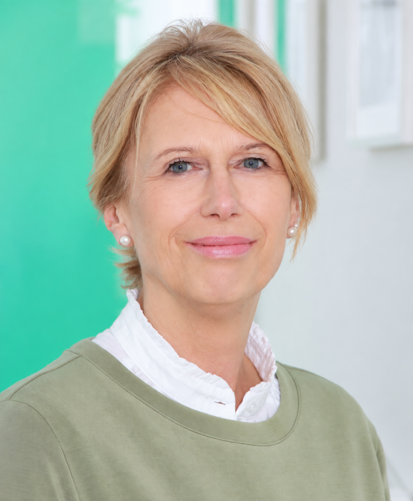 Frau Petra Buttler